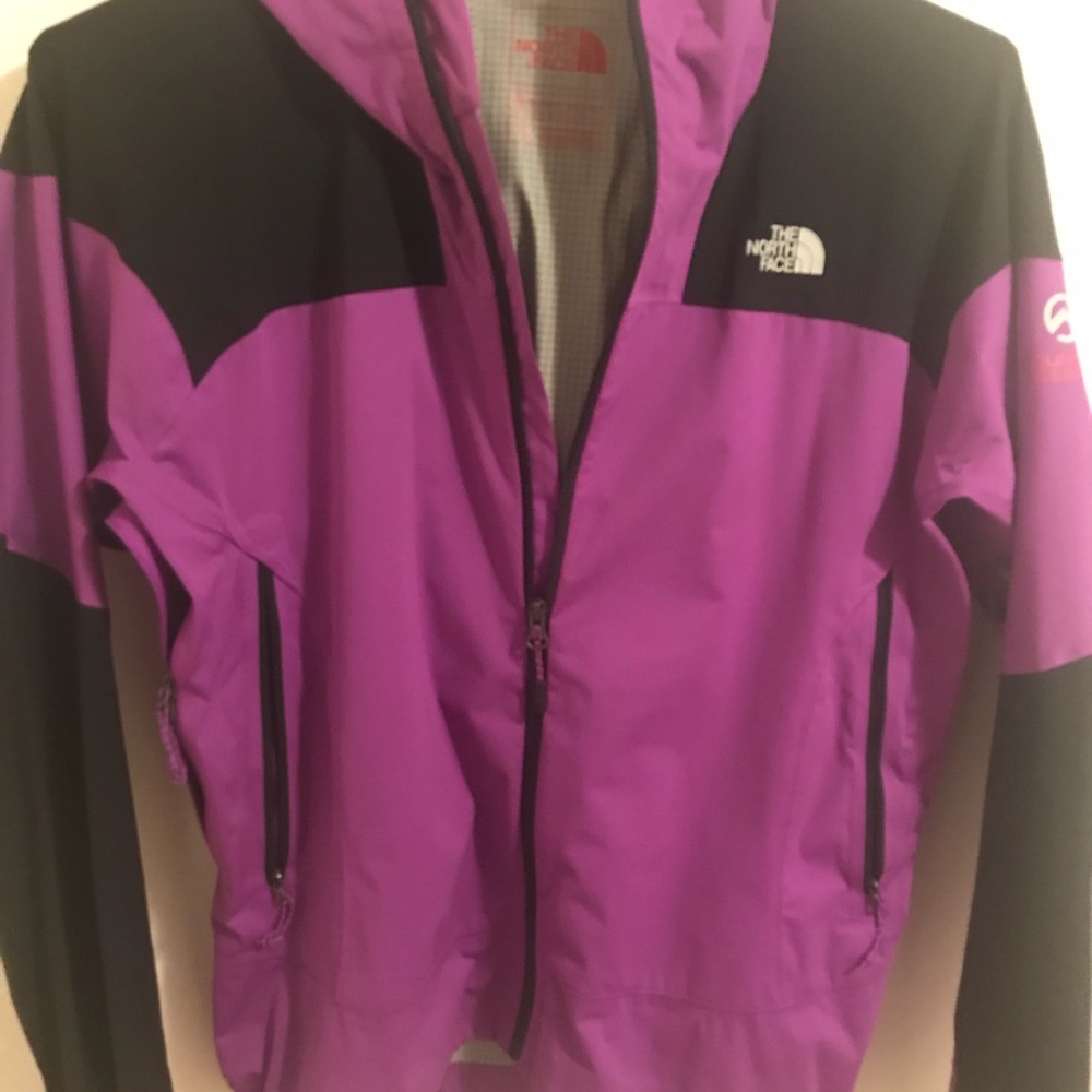 COPY - 💯 Authentic North face Jacket - Picture 2 of 4